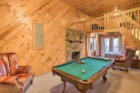 Bryson City Cabin w/ Private Hot Tub & Game Room - Kæledyr tilladt