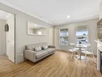 Aloha Central Luxury Accommodation Hotels in Naracoorte