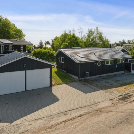 "Rafn" - 550m from the Sea