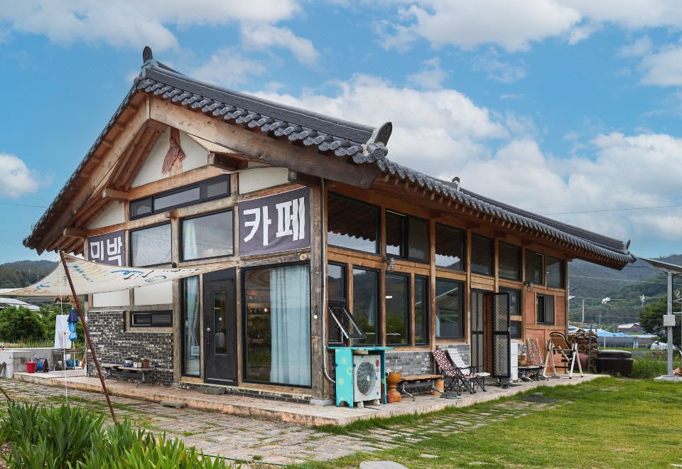 영양 유유당 한옥의 고즈넉한 야외 전경