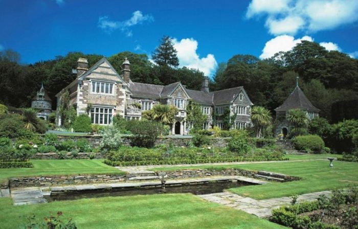 Lewtrenchard Manor