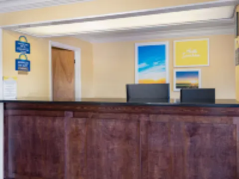 Days Inn by Wyndham Macon I-475 Hotels in Macon