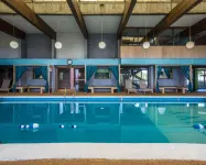 Comfort Inn Airport - Pools