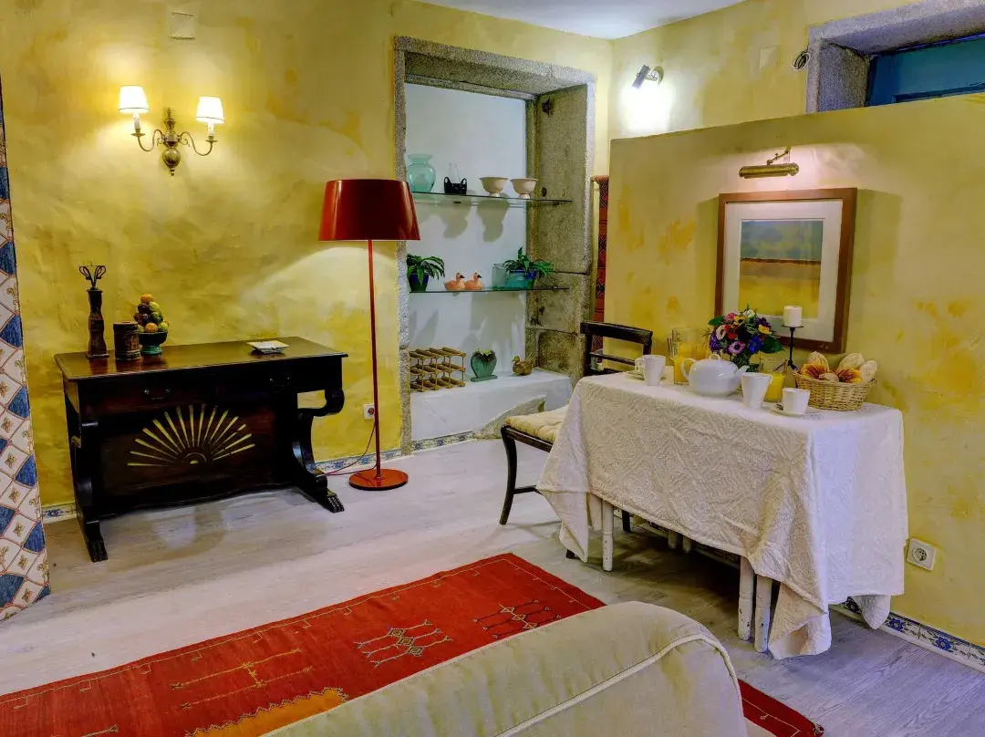 Independent Apartment N 4  In An Old Mansion Located By The Mouth Of Douro River - Porto, Portugal