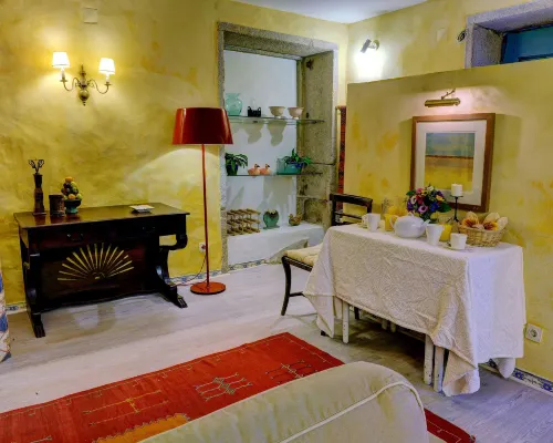 Independent Apartment n 4  in an Old Mansion Located by the Mouth of Douro River Hotels in Foz do Douro