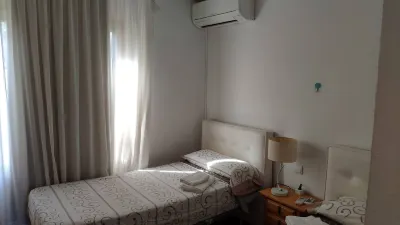 Lovely 2 Bedroom Apartment with Pool