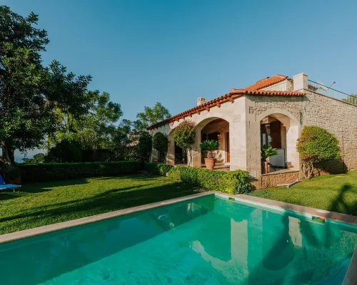 Villa Arianna with Breathtaking View Near Rethymno Hotels in Prines