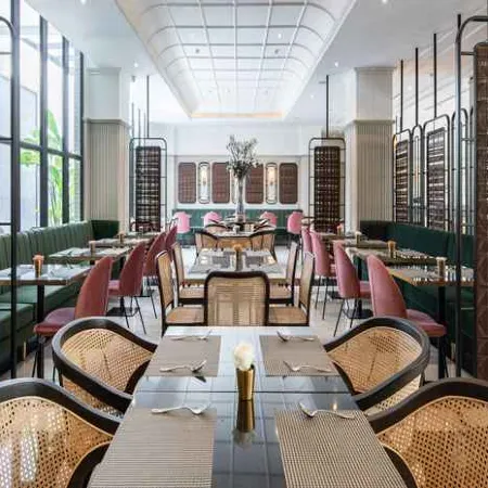 Maia Hotel Jakarta Отели рядом с достопримечательностью «Торговый центр Thamrin City»