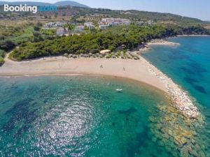 Seaside Summer Bliss - Aurora Luxury Pool Paradise