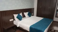 Qotel Hotel Rajouri Garden