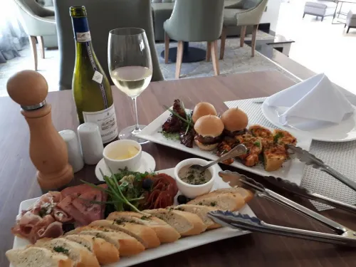 Leola Hotel-Standard