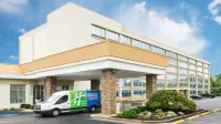 Holiday Inn Express 查爾斯頓，文娛中心 - 停車場