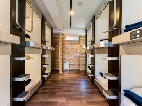 ＣＡＲＡＶＡＮ　ＦＬＡＫＥ