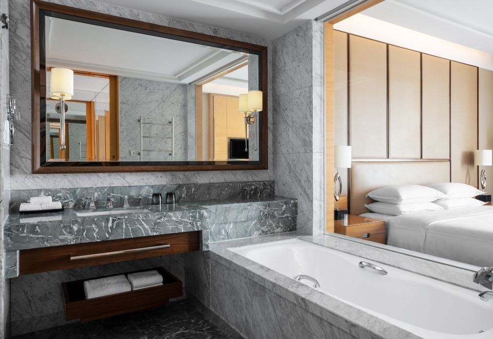 쉐라톤 칭다오 지아오주 호텔의 수영장 또는 외관 이미지