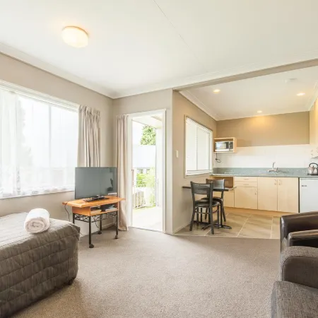 Manuka Crescent Motel