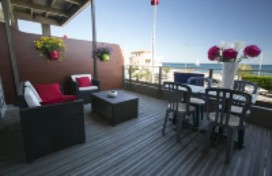 Le Grand Large Bord de Mer Hotel & Appartements