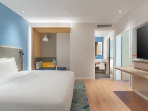 Holiday Inn Express Dangdong City Center, an IHG Hotel