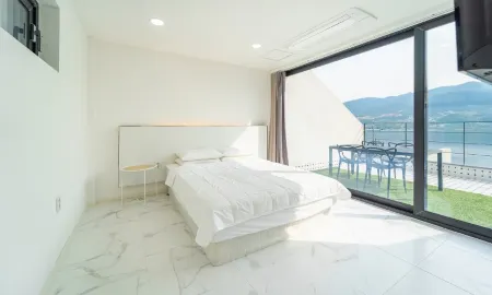 Hapcheon Rest Pool Villa Отели в г. Хапчхон