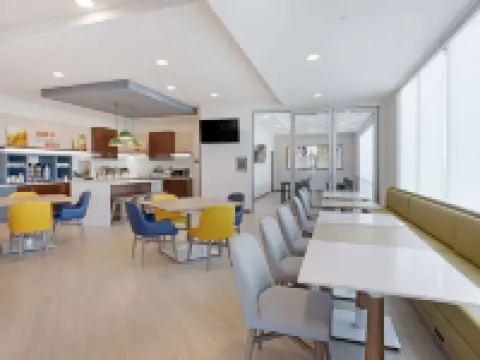 位於US-60的山林格羅夫舒適酒店及套房 賴特縣酒店