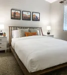 Chic Villa - Pool/Hot Tub/Hammock/King Bed/wi-fi