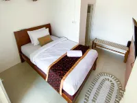Emka Villa Hotels near Badut Temple