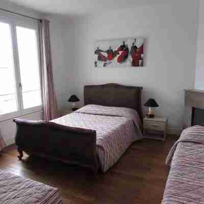 ApartHotel François 1er 14eme Rooms
