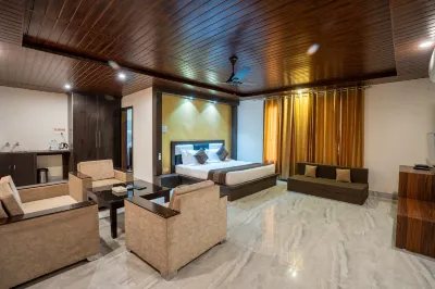 Skywood Resort Hotels in Waknaghat