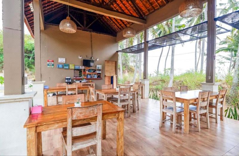Apit Lawang Villas & Resto photo 3