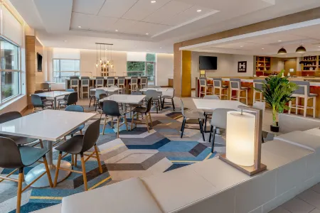 Hyatt House Salt Lake City/Downtown Отели рядом с достопримечательностью «Pioneer Memorial Museum»