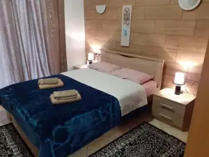 G M 6 Rooms Kentro in the Heart of the City