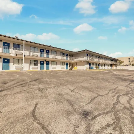 Motel 6 Austin, TX - South - Airport