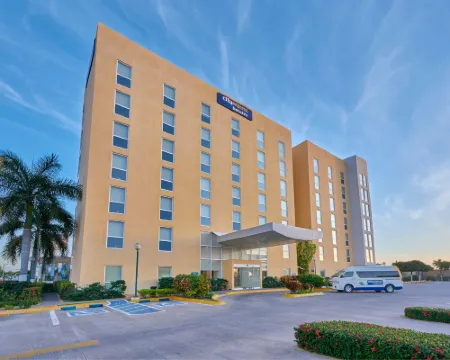 ซิตี้ เอ็กซ์เพรส ไบ แมริออท มันซานิโย โรงแรมในมานซานีโย