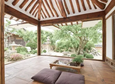 Gyeongju Stone Lantern Home Hanok Stay Hotel in zona Poseokjeongji