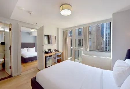 Hotel 32 32