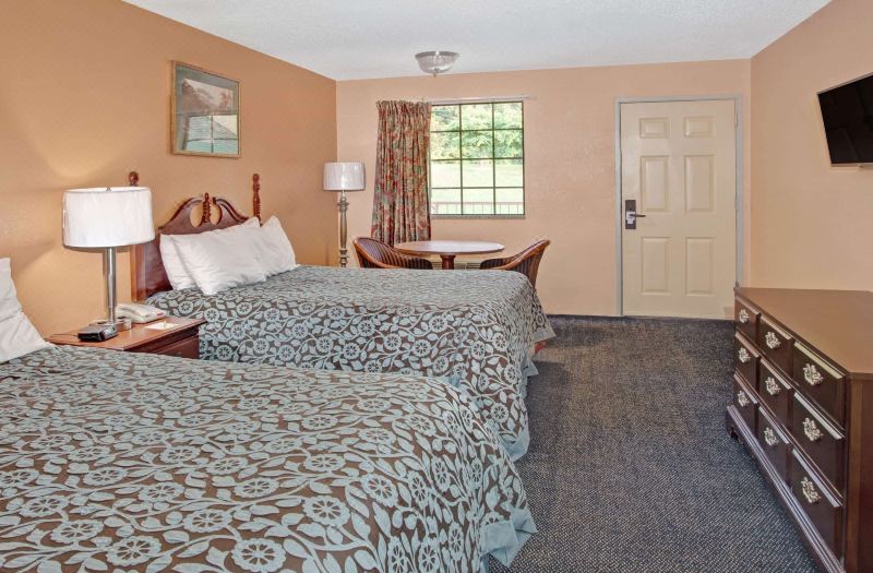 Days Inn by Wyndham Marietta White Water