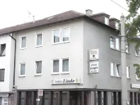 Hotel Linde Stuttgart Отели в г. Цуффенхаузен