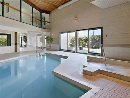 Ramada by Wyndham Quesnel