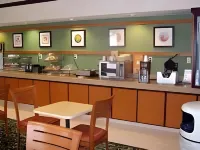 Fairfield Inn & Suites Cleveland Streetsboro - breakfast