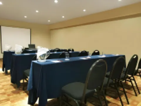 託盧卡中心嘉年華酒店 託盧卡酒店