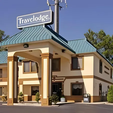 Travelodge by Wyndham Forest Park Atlanta South