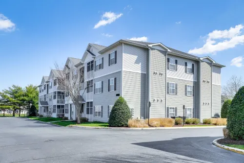 Community Pool & Private Balcony: Chic Lewes Gem - 3 estrellas