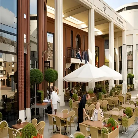 Van der Valk TheaterHotel de Oranjerie