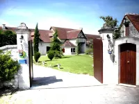 Chambres d'hôtes Au Clos de Beaulieu Hotels in Sepmes
