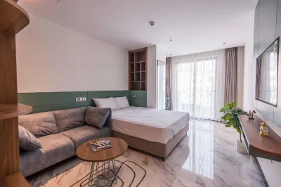 Luxe Paradise Suites Hotel Hoang Cau Hotel in zona Thien Long Joint Stock Company
