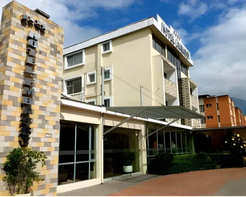 Embassy Quito Отели рядом с достопримечательностью «Площадь Фоч»