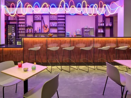 Hôtel Mercure Montpellier Centre Comédie Отели рядом с достопримечательностью «Odysseum»