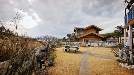 Pohang Yeonorang 187 and Sea Pool Villa Отели рядом с Аэропорт Пхохан