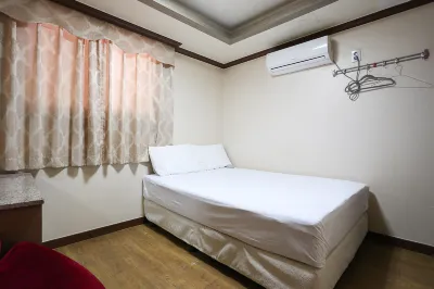 Taebaek Sun Hotels near Taebaek Coal Museum