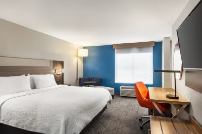 Holiday Inn Express Washington Hotels in Washington Township