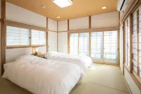 Old Japanese Guest House Iori Hotels in Kamakura
